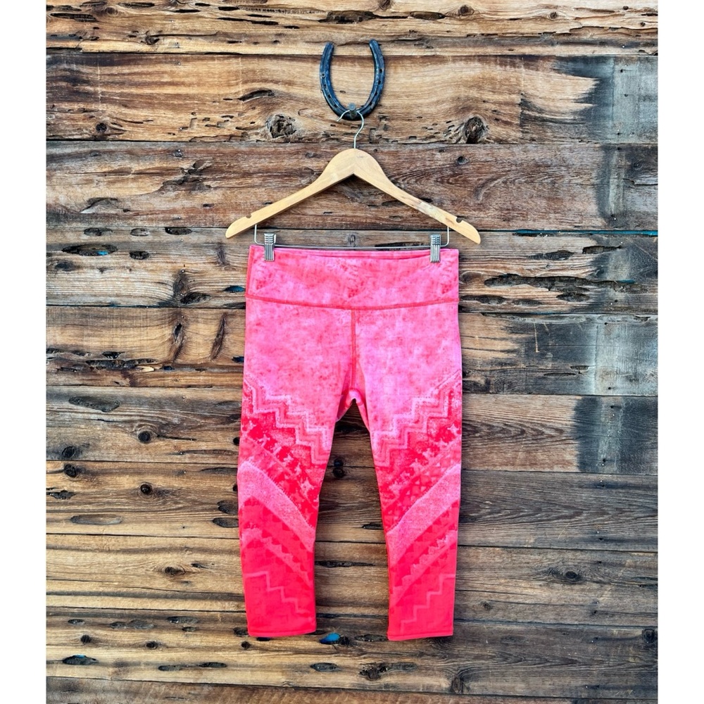 ALO | Yoga Airbrush Poppy Capri Leggings M